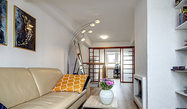 Dachgeschosswohnung mit 4.5 Zimmern | München-Ludwigsvorstadt | 70461 | Wohnen / Essen