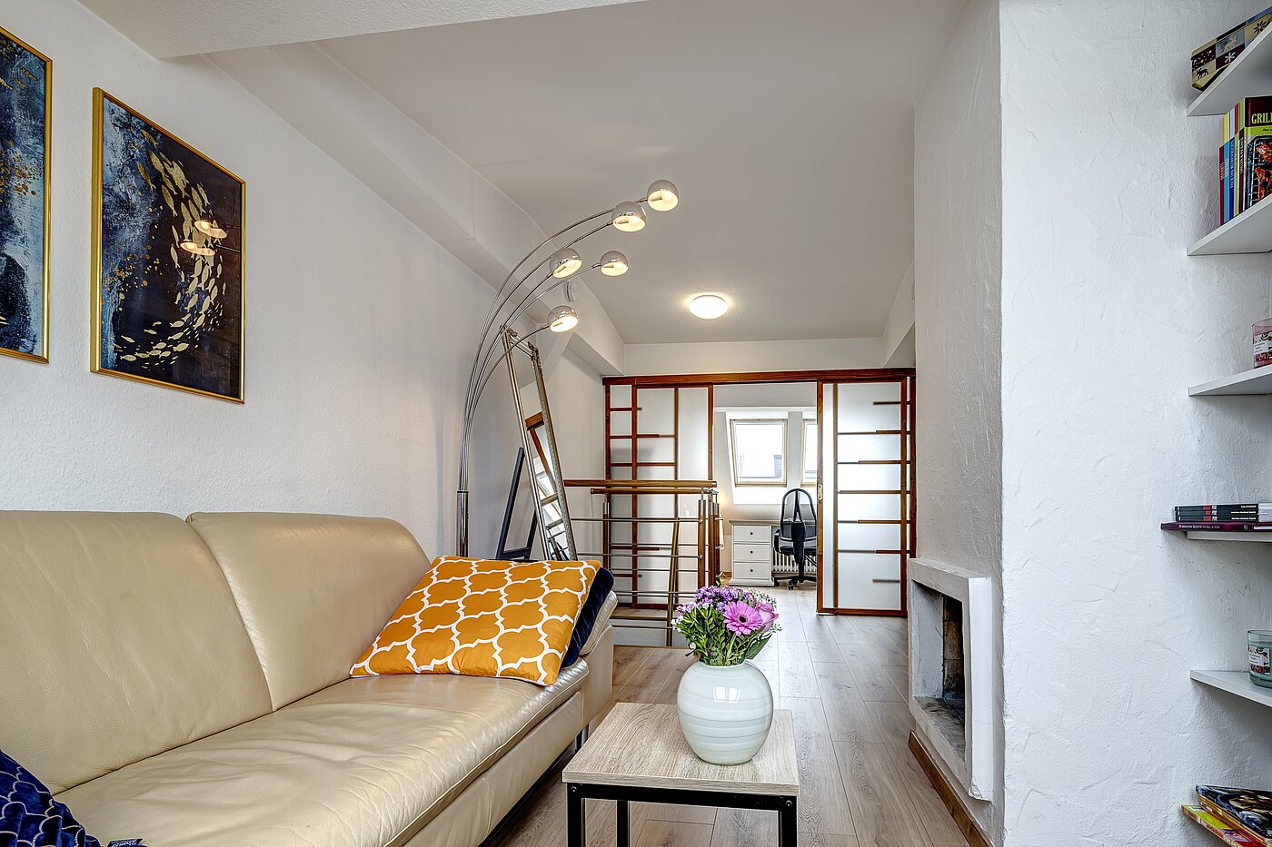 Dachgeschosswohnung mit 4.5 Zimmern | München-Ludwigsvorstadt | 70461 | Wohnen / Essen