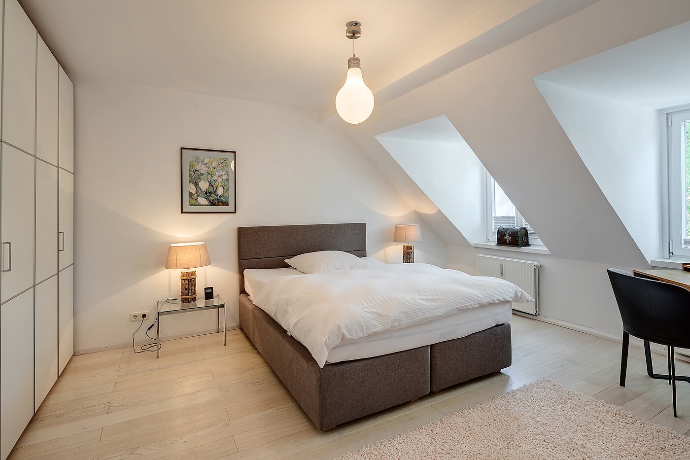 Etagenwohnung mit 2 Zimmern | München-Isarvorstadt | 70089 | Großzügiges Schlafzimmer