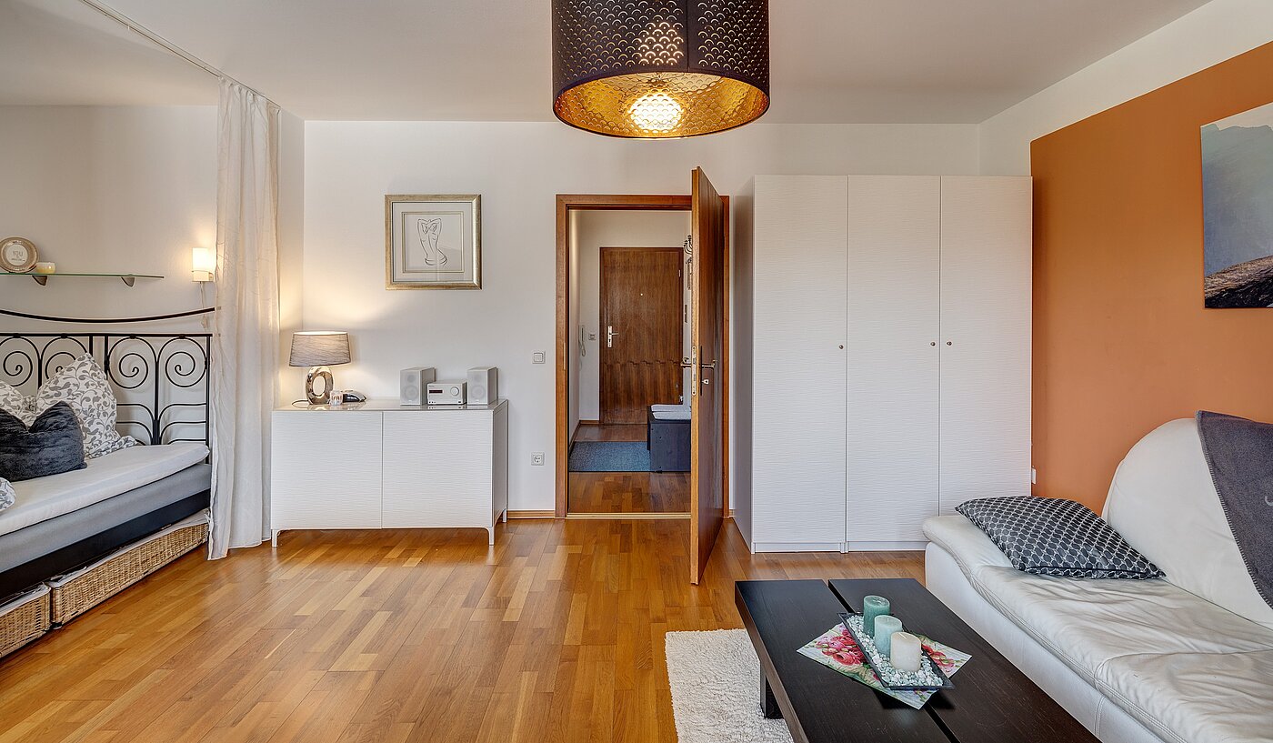 Etagenwohnung mit 1 Zimmer | München-Bogenhausen | 70070 | Hell & gemütlich