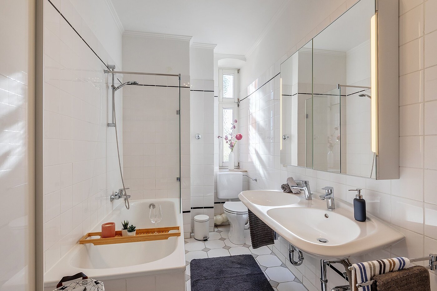 Etagenwohnung mit 2 Zimmern | München-Neuhausen | 1910ML1 | Bad mit Fenster