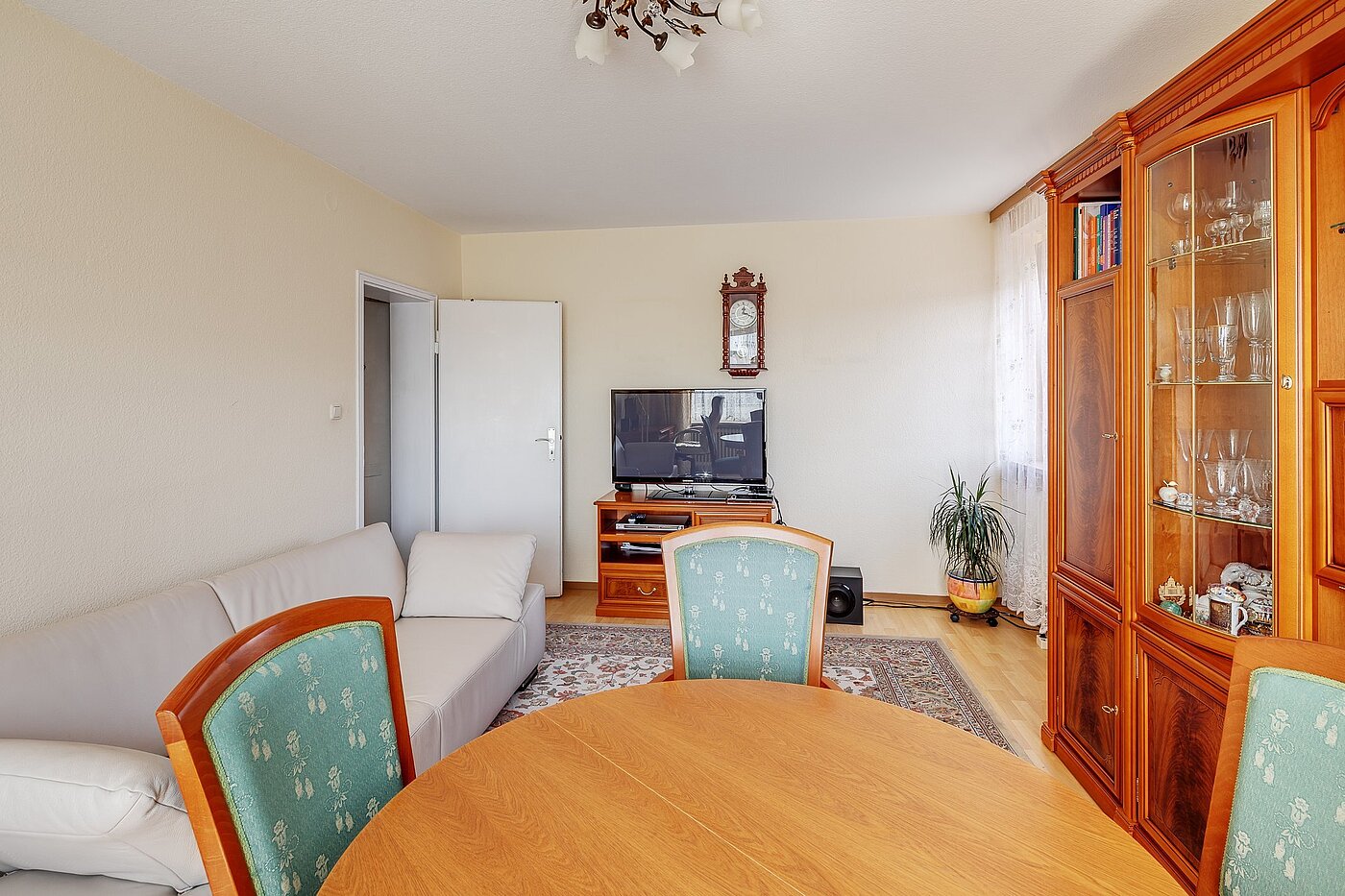 Etagenwohnung mit 2 Zimmern | München-Sendling-Westpark | 2003ML10 | ...mit Essecke und...