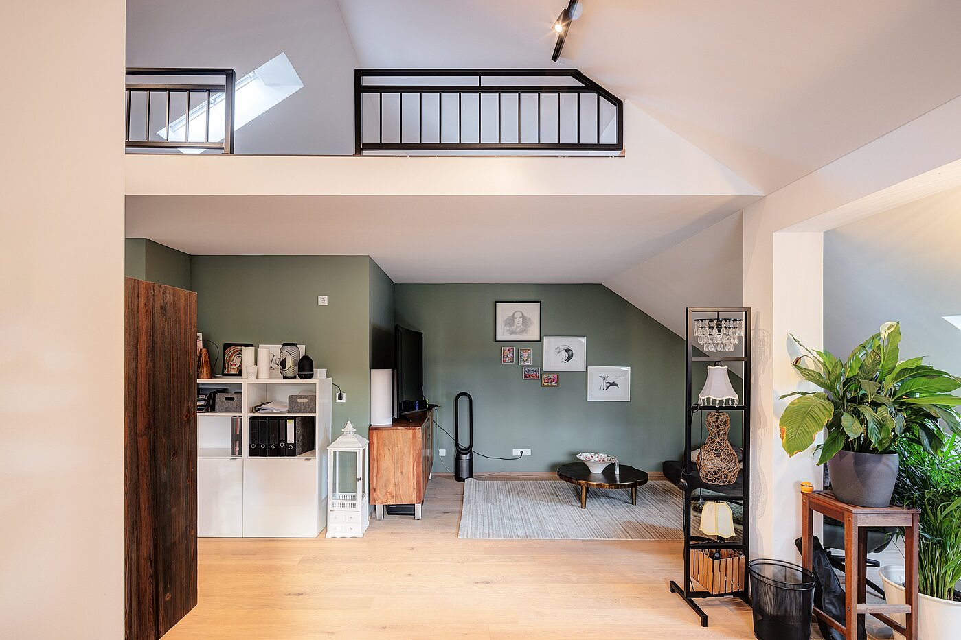 Reiheneckhaus mit 6 Zimmern | München-Trudering | 70191 | ...Empore und...