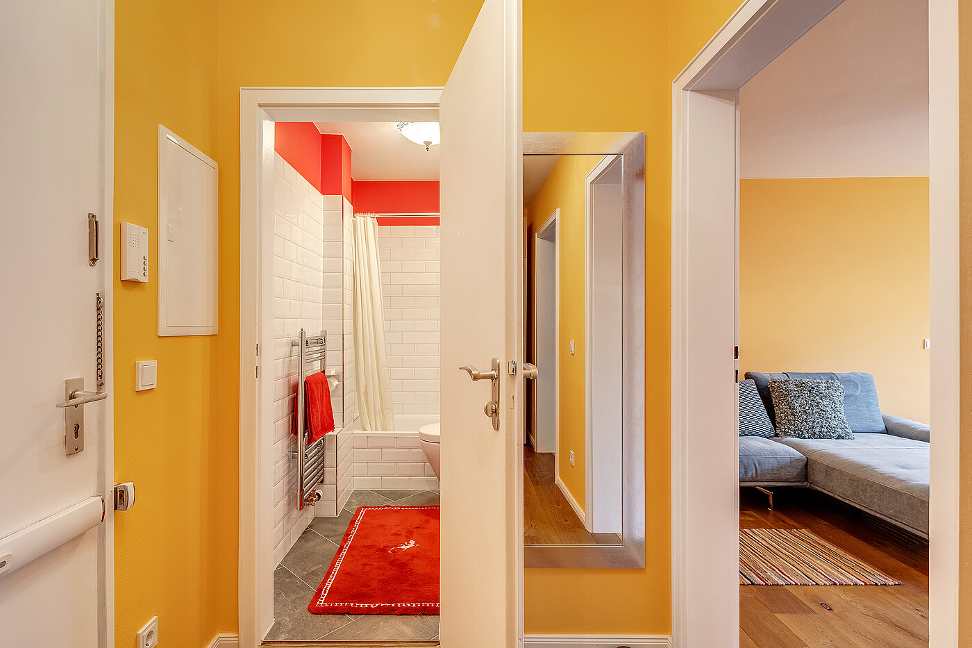 Etagenwohnung mit 2 Zimmern | München-Bogenhausen | 70287 | ...Bad und Wohnzimmer