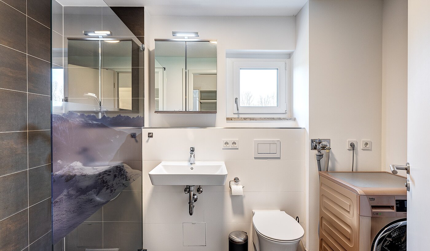 Etagenwohnung mit 2 Zimmern | Freising | 70156 | Badezimmer mit...