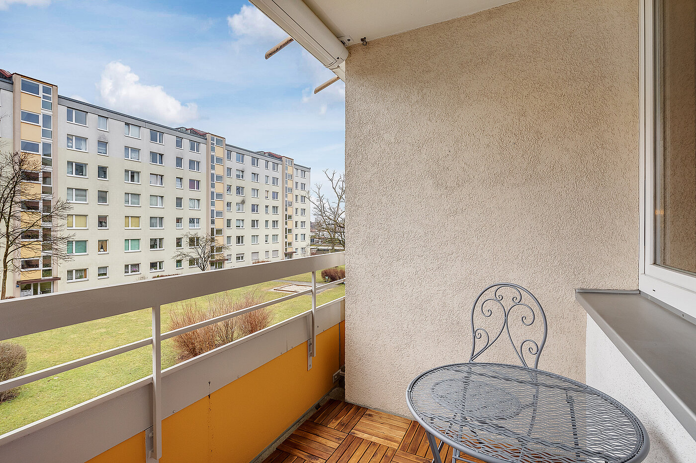 Etagenwohnung mit 2 Zimmern | München-Bogenhausen | 70287 | Balkon...