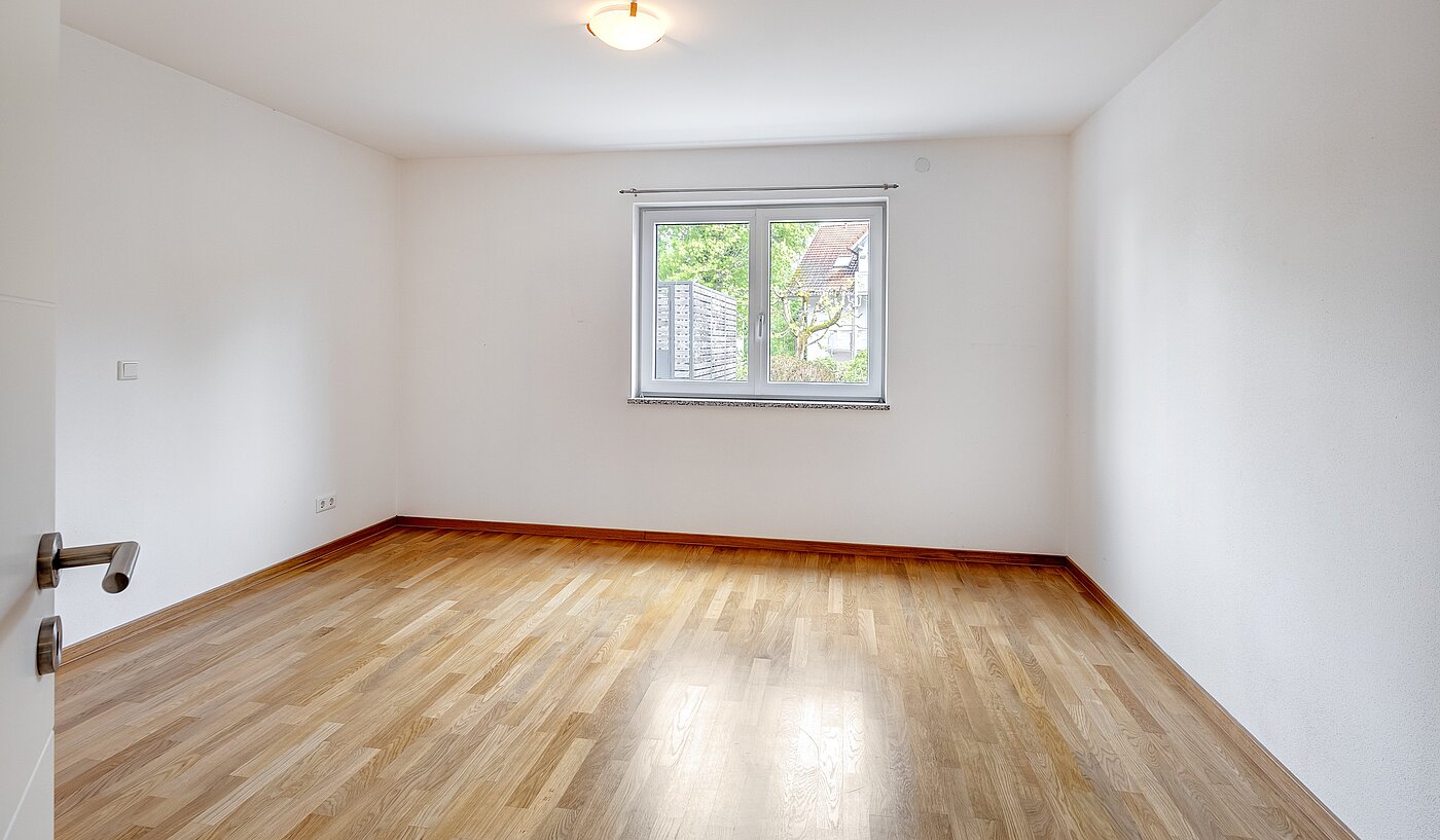 Etagenwohnung mit 3 Zimmern | Gauting | 70116 | Großes Schlafzimmer
