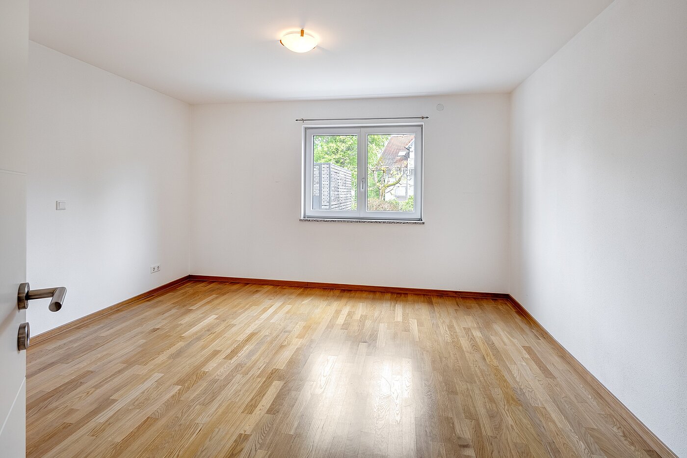 Etagenwohnung mit 3 Zimmern | Gauting | 70116 | Großes Schlafzimmer