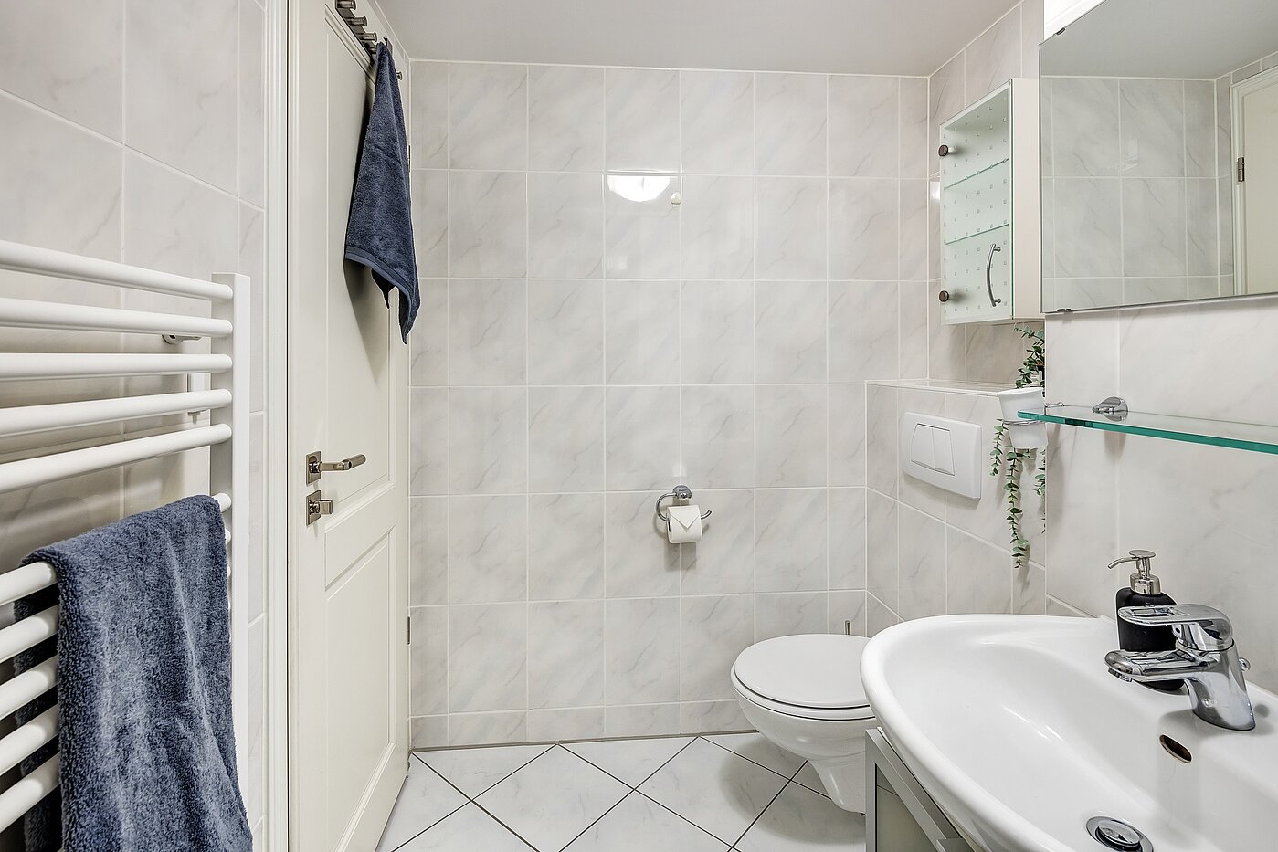 Etagenwohnung mit 1.5 Zimmern | München-Schwabing | 2205ML81 | ...klassisch gefliest
