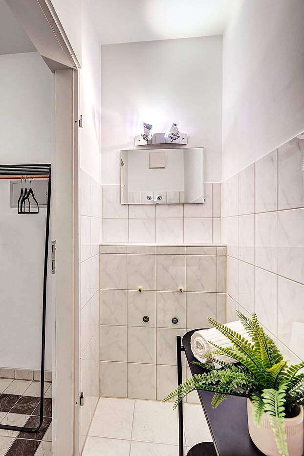 Erdgeschosswohnung mit 2.5 Zimmern | München-Harlaching | 70018 | ...oder Gäste-WC