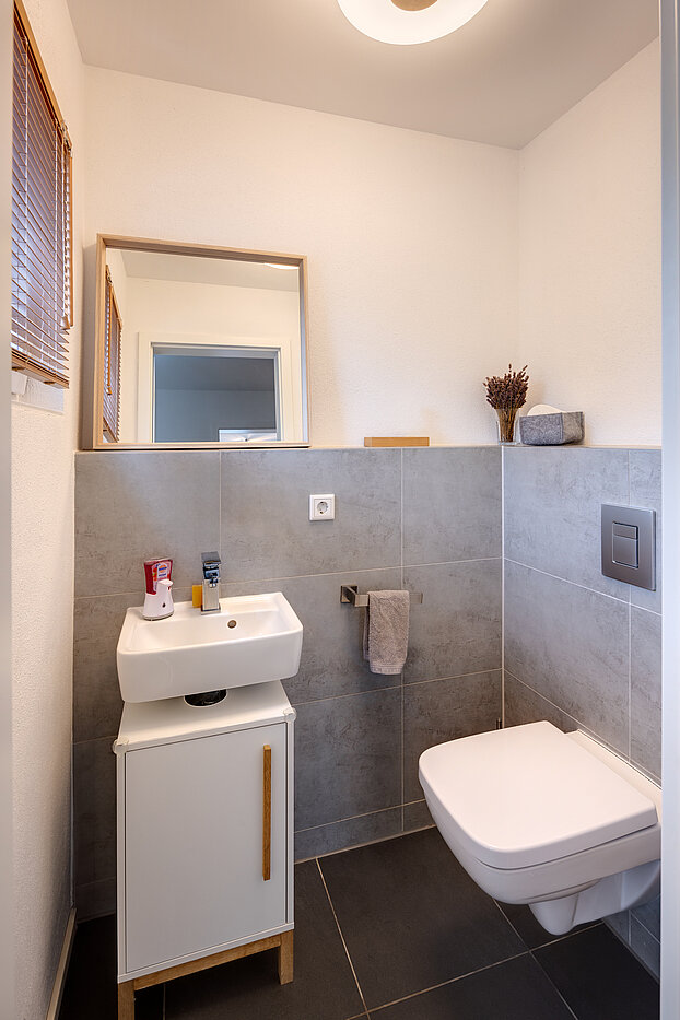 Doppelhaushälfte mit 5 Zimmern | München-Aubing | 70162 | Gästetoilette