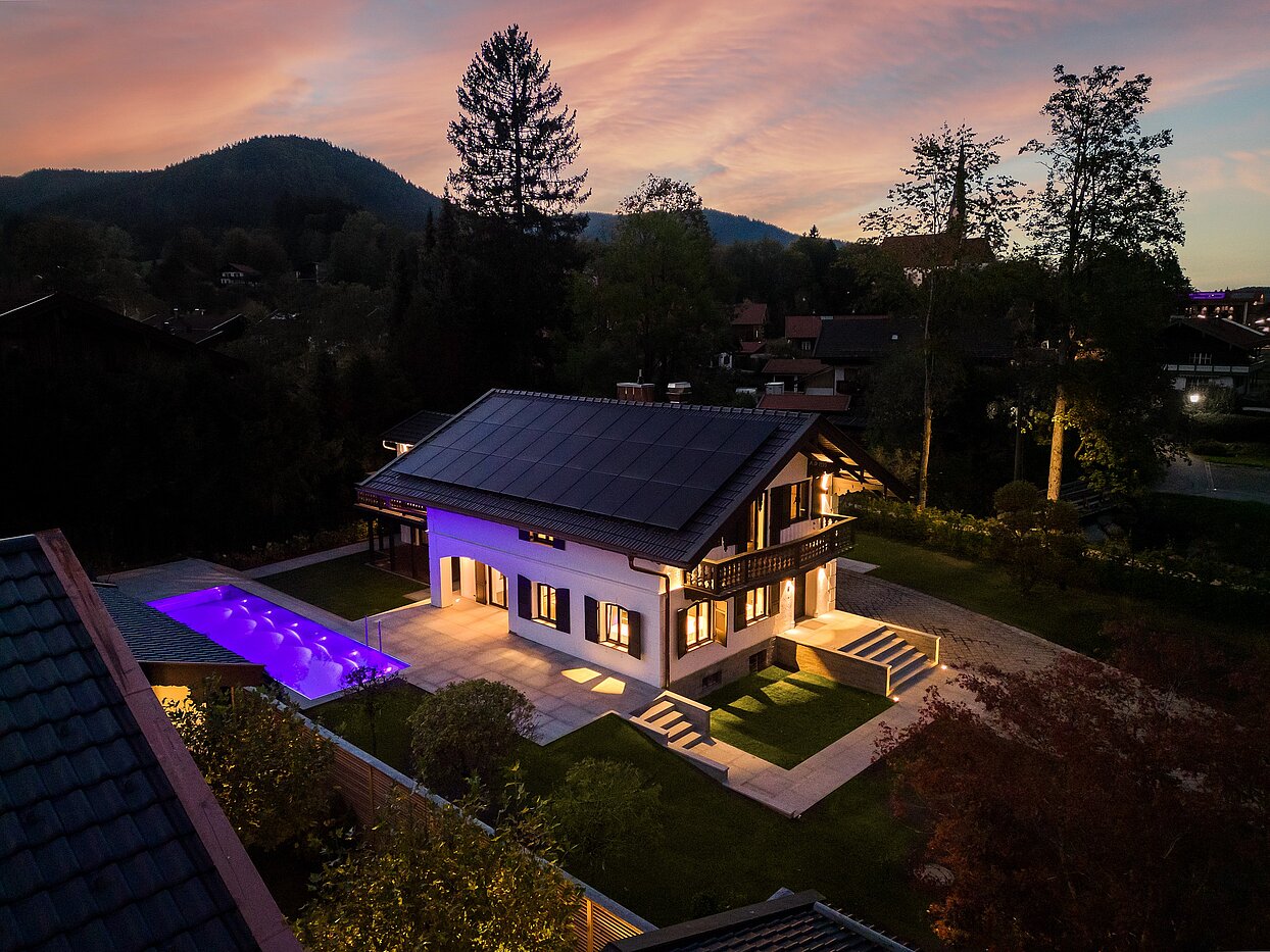 Besondere Immobilie mit 15 Zimmern | Bad Wiessee | 701591 | Luftaufnahme vom Landhaus