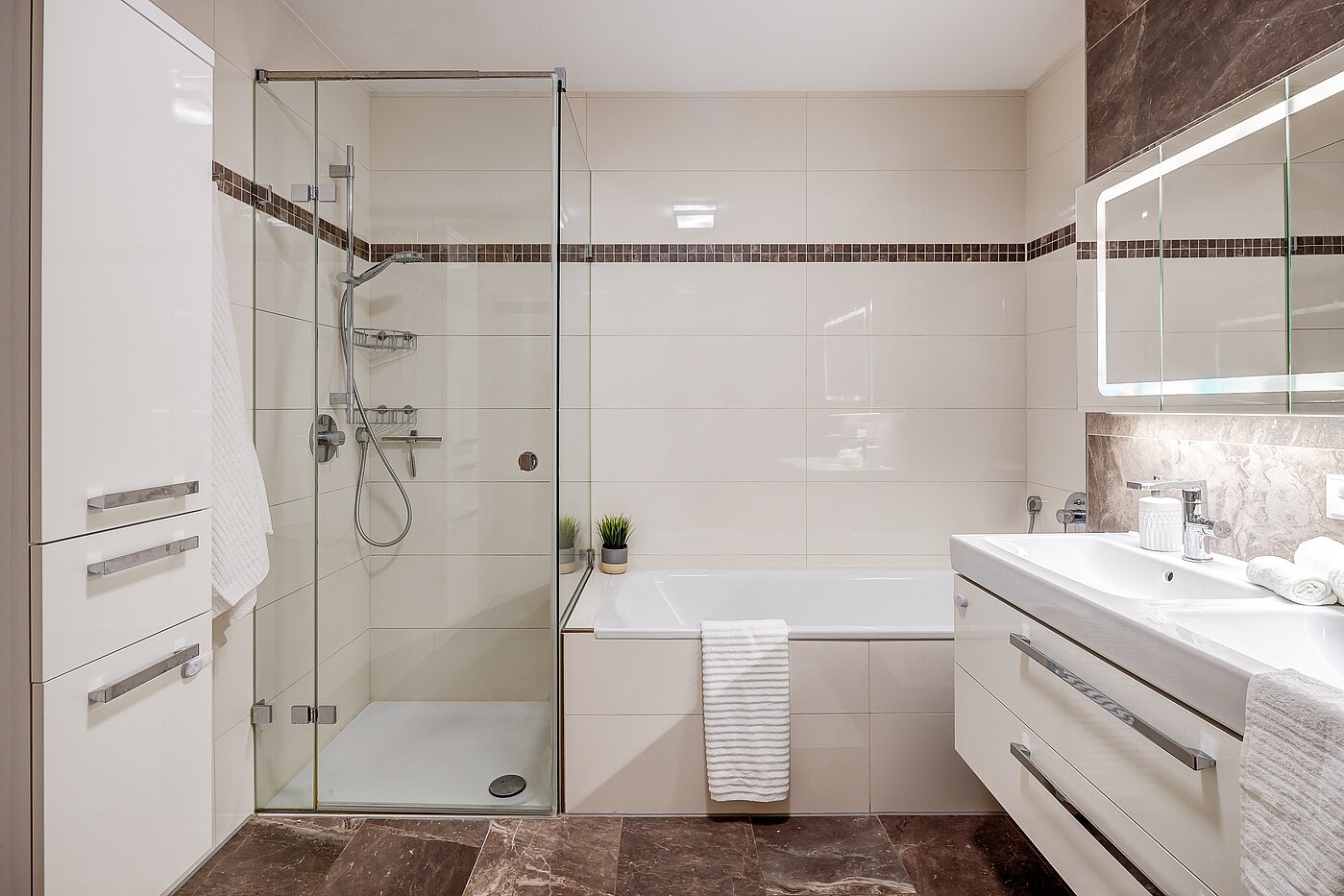 Erdgeschosswohnung mit 3 Zimmern | Wolfratshausen | 2208ML1 | ...Dusche und Badewanne