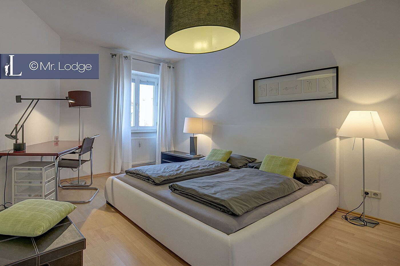 Etagenwohnung mit 2 Zimmern | München-Lehel | 1605ML6 | Schlafzimmer mit Arbeitsplatz