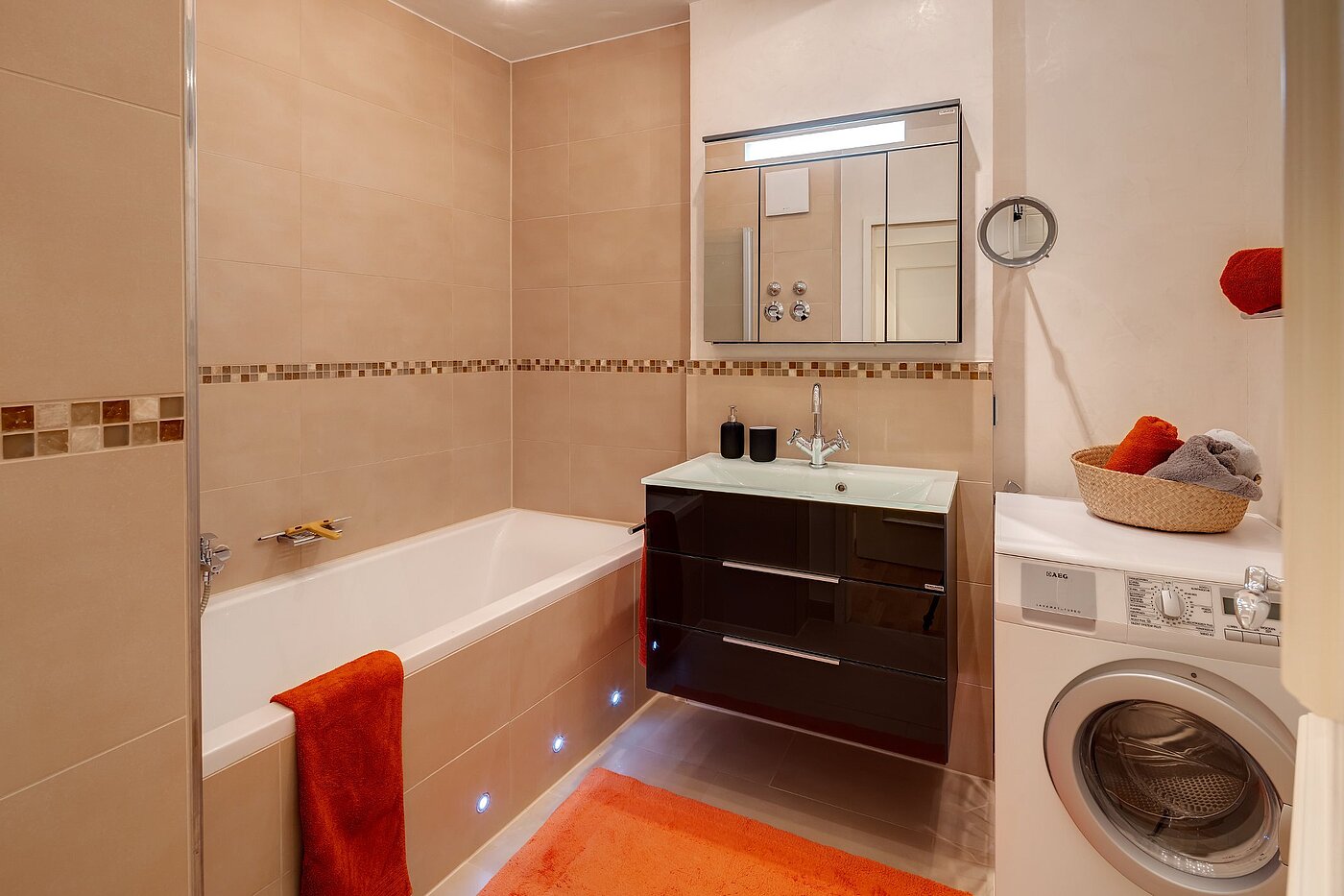 Etagenwohnung mit 2 Zimmern | München-Altstadt | 2106ML7 | Bad mit Badewanne und...