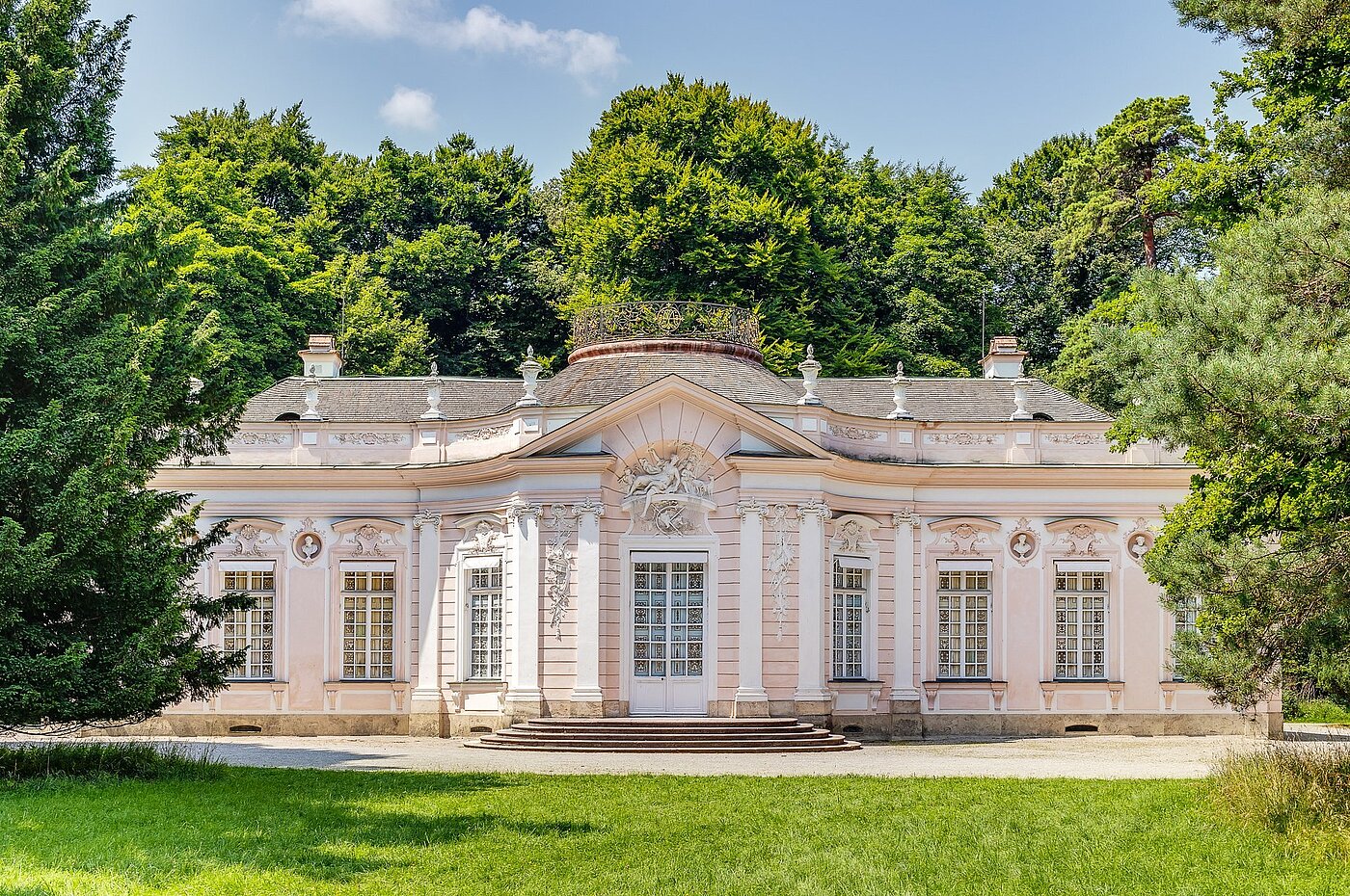 Etagenwohnung mit 2 Zimmern | München-Nymphenburg | 2107ML3 | lädt zum Spazieren und...