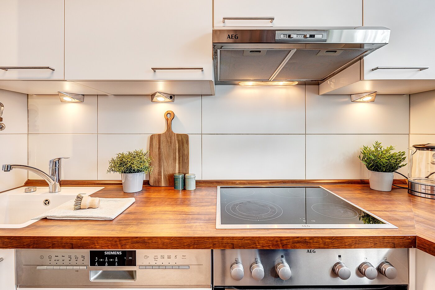 Etagenwohnung mit 2 Zimmern | München-Schwabing | 2205ML71 | ...mit elektrischen Geräten