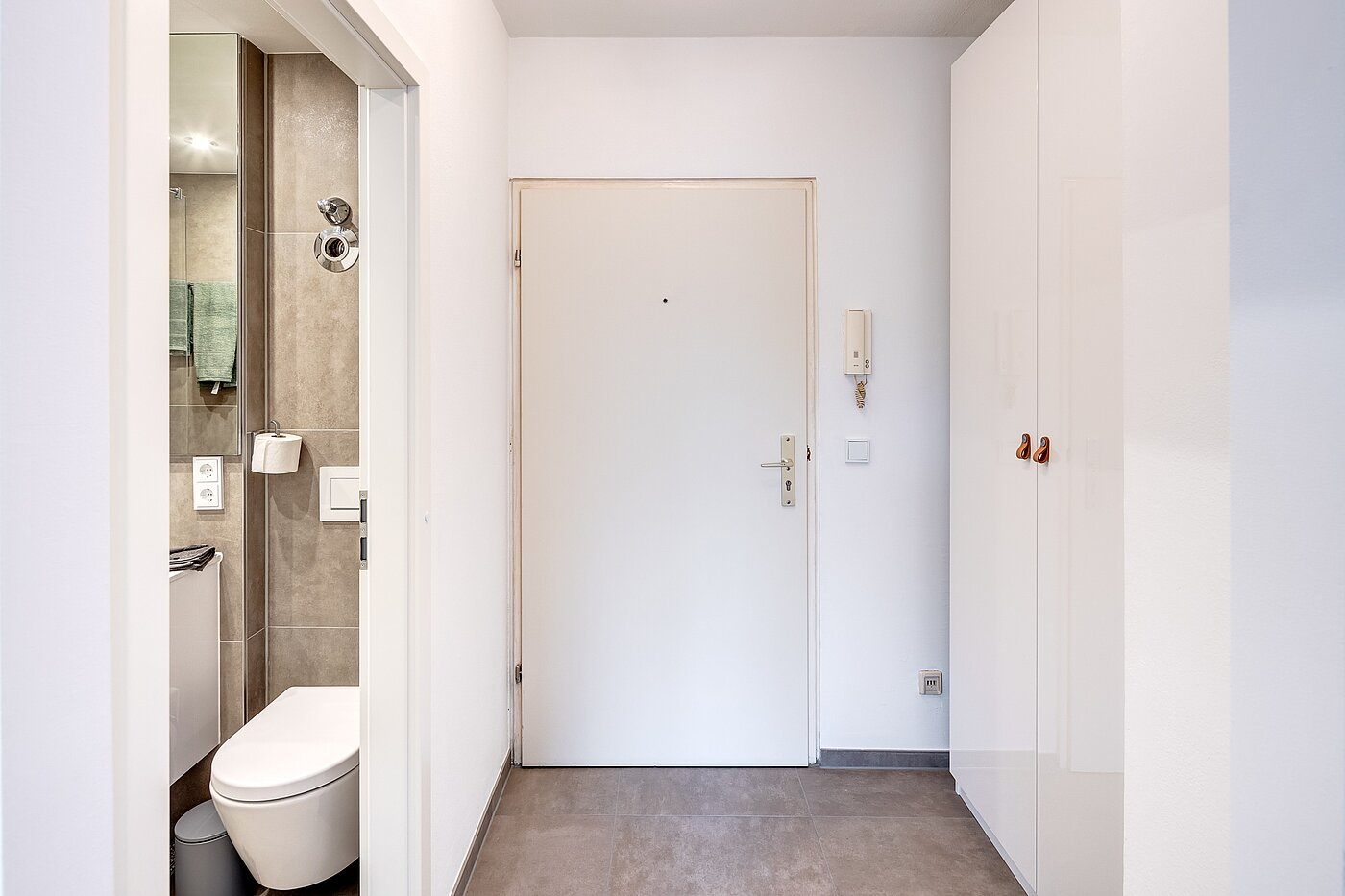 Apartment mit 1 Zimmer | München-Pasing | 70302 | Blick auf die Tür