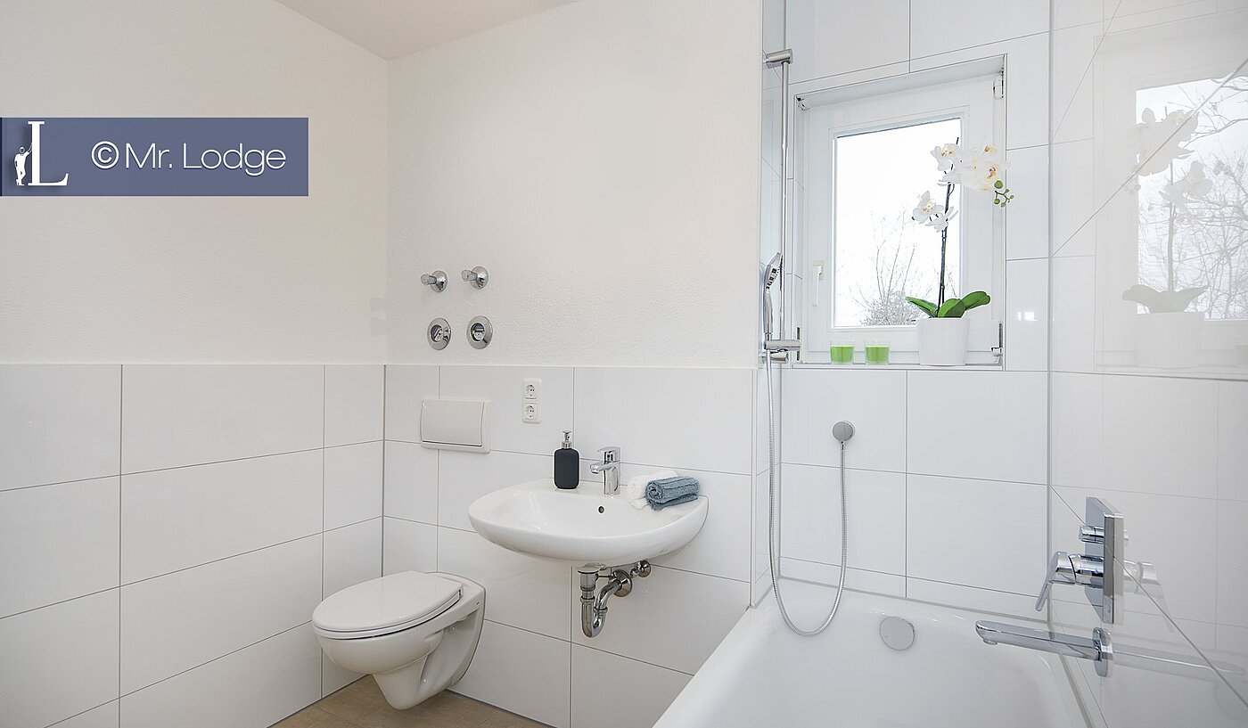 Doppelhaushälfte mit 5 Zimmern | 1702ML1 | Bad mit Fenster