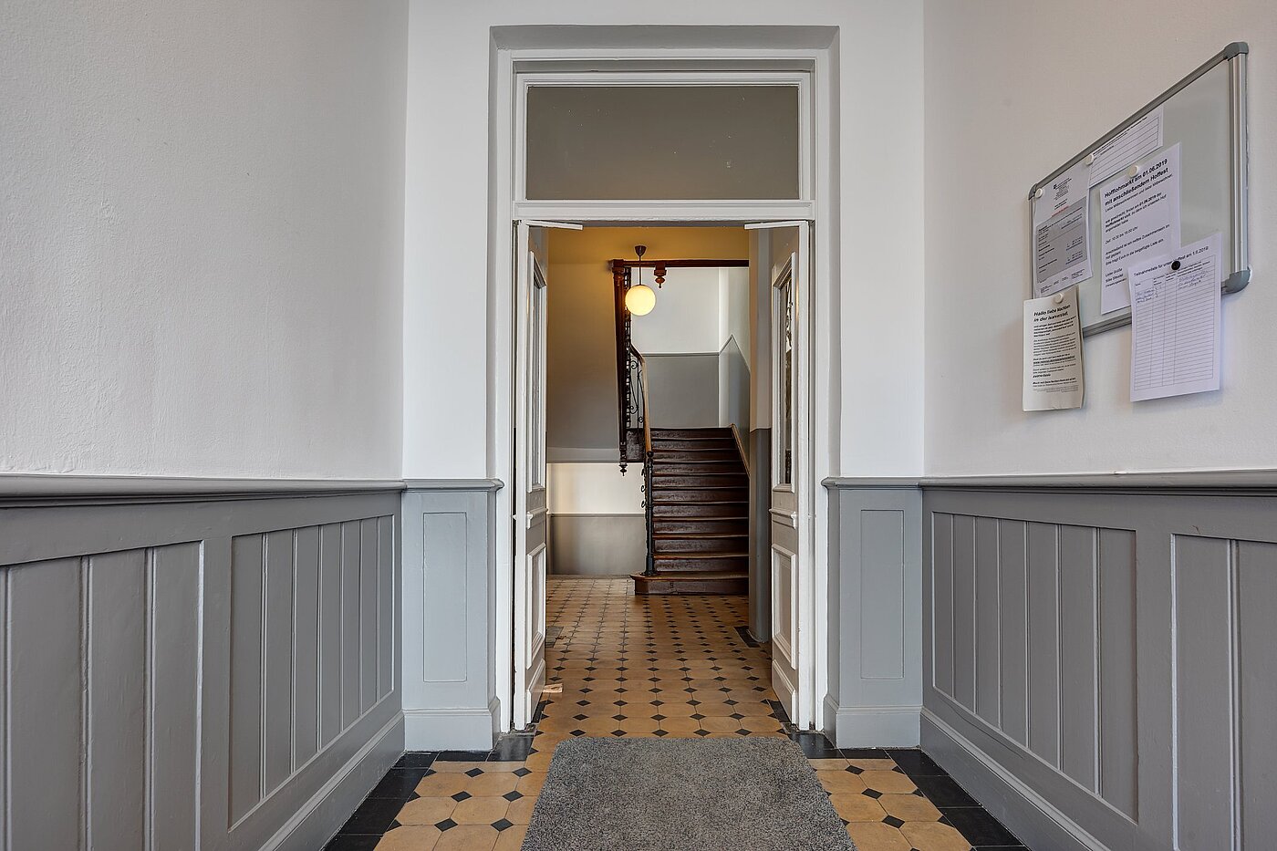 Etagenwohnung mit 3 Zimmern | München-Ludwigsvorstadt | 1905ML1 | Stilechtes Treppenhaus
