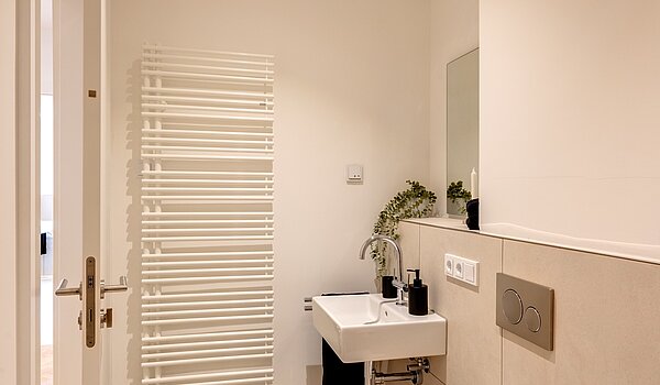 Terrassenwohnung mit 3 Zimmern | München-Harlaching | 70371 | Gästetoilette mit...