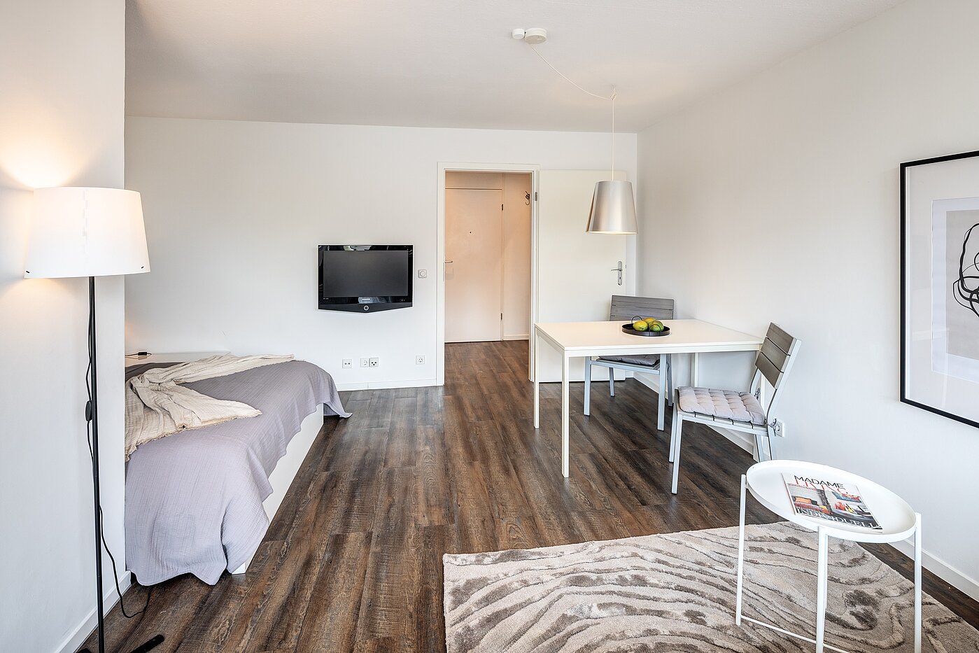 Etagenwohnung mit 1 Zimmer | München-Neuhausen | 702271 | ...Essen, Arbeiten...