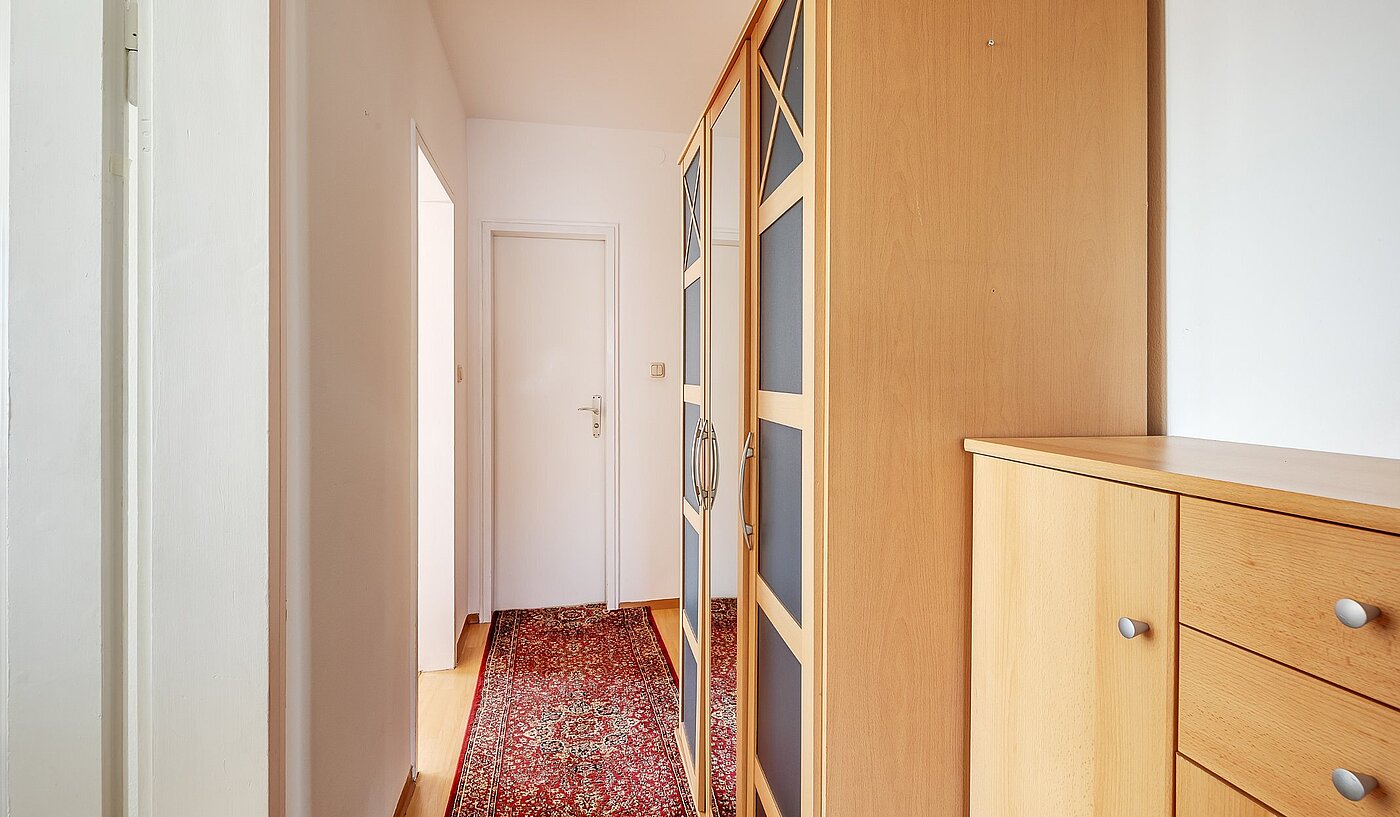 Etagenwohnung mit 2 Zimmern | München-Sendling-Westpark | 2003ML10 | Flur mit Garderobe