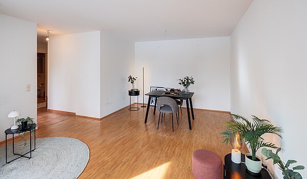 Etagenwohnung mit 2 Zimmern | München-Bogenhausen | 70396 | ... mit Essbereich