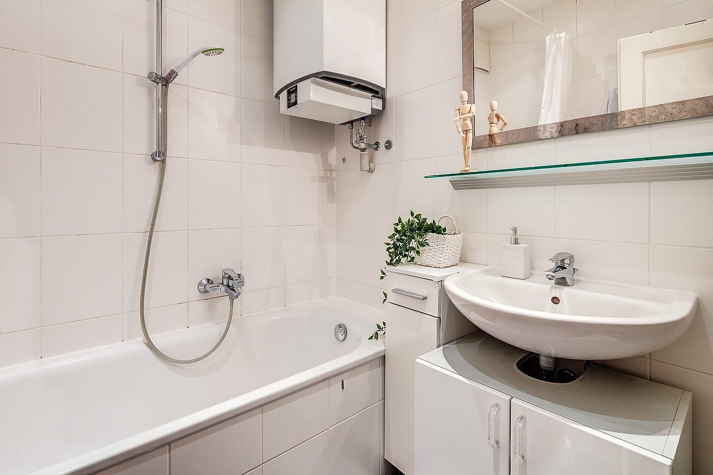 Etagenwohnung mit 2.5 Zimmern | München-Au | 2002ML5 | Badezimmer mit Badewanne
