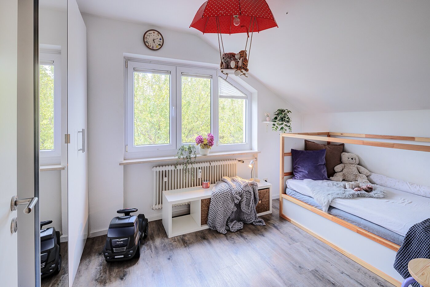 Dachgeschosswohnung mit 3 Zimmern | Karlsfeld | 70217 | Abeits-/ oder...