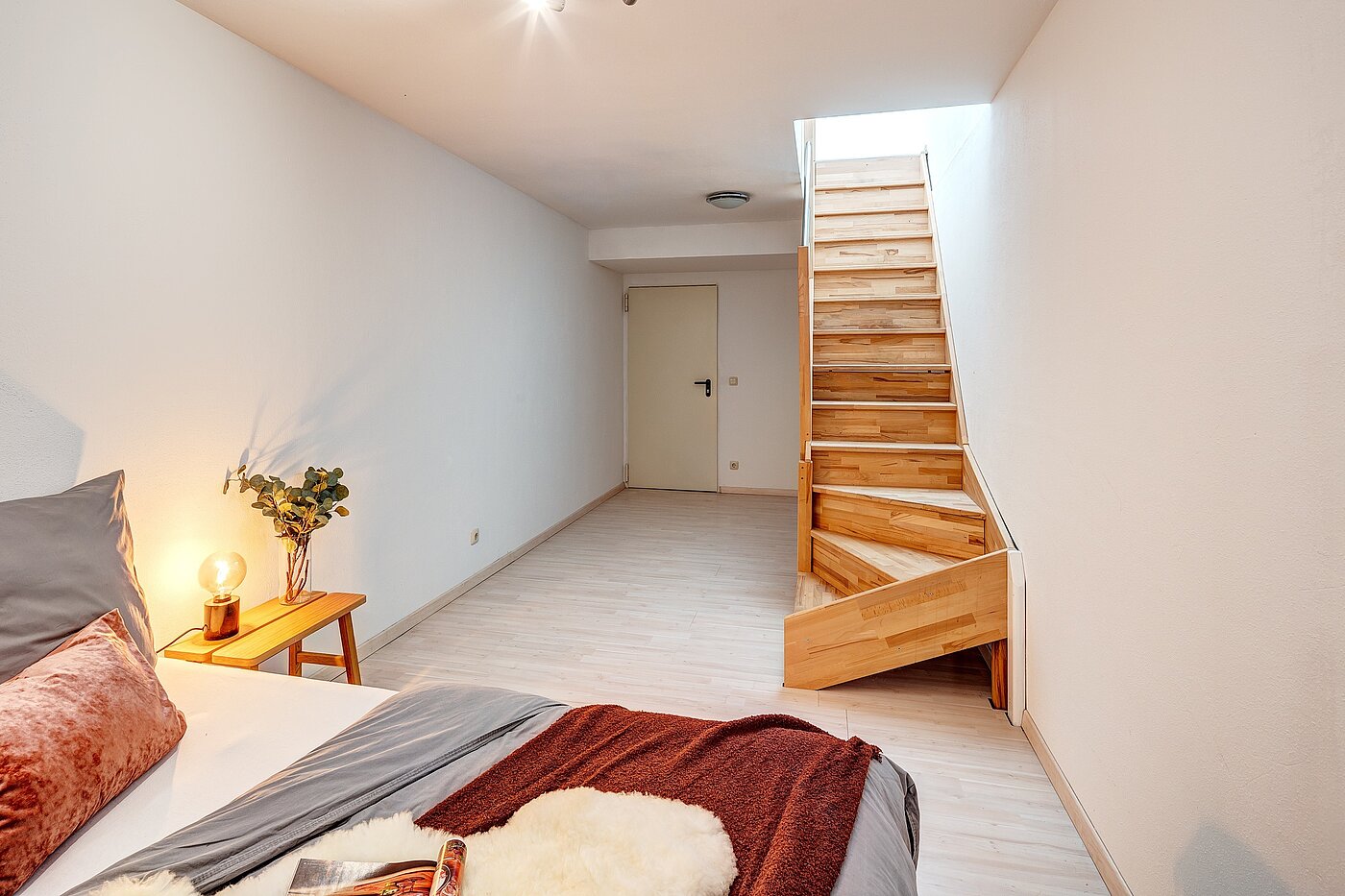 Erdgeschosswohnung mit 1.5 Zimmern | München-Aubing | 70000 | ...ins Untergeschoss