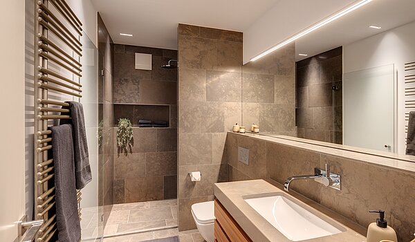 Etagenwohnung mit 3 Zimmern | 70046 | Luxuriöses Gäste-Bad...