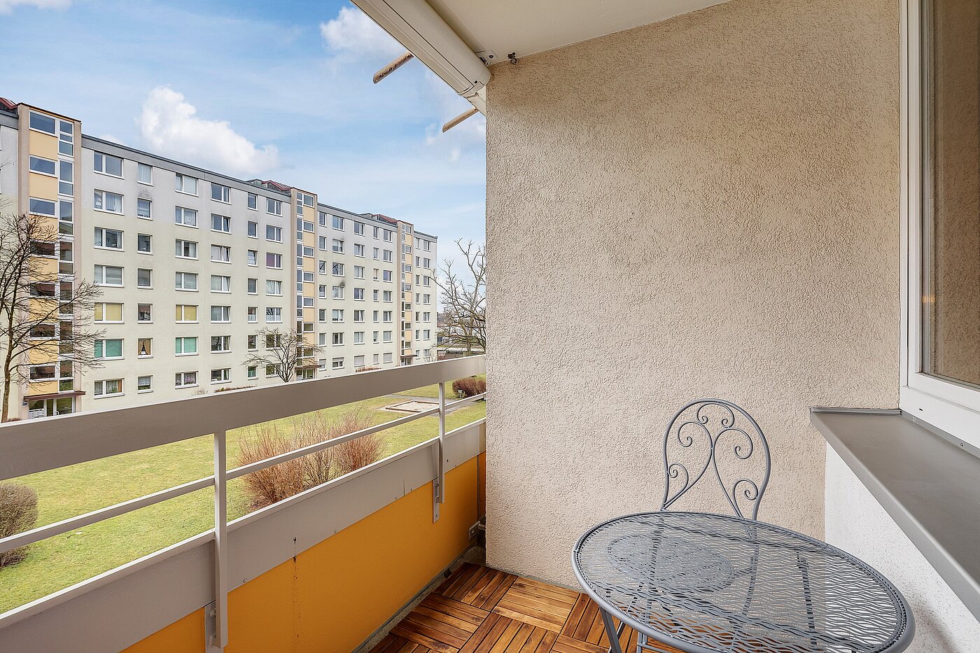 Etagenwohnung mit 2 Zimmern | München-Bogenhausen | 70287 | Balkon...