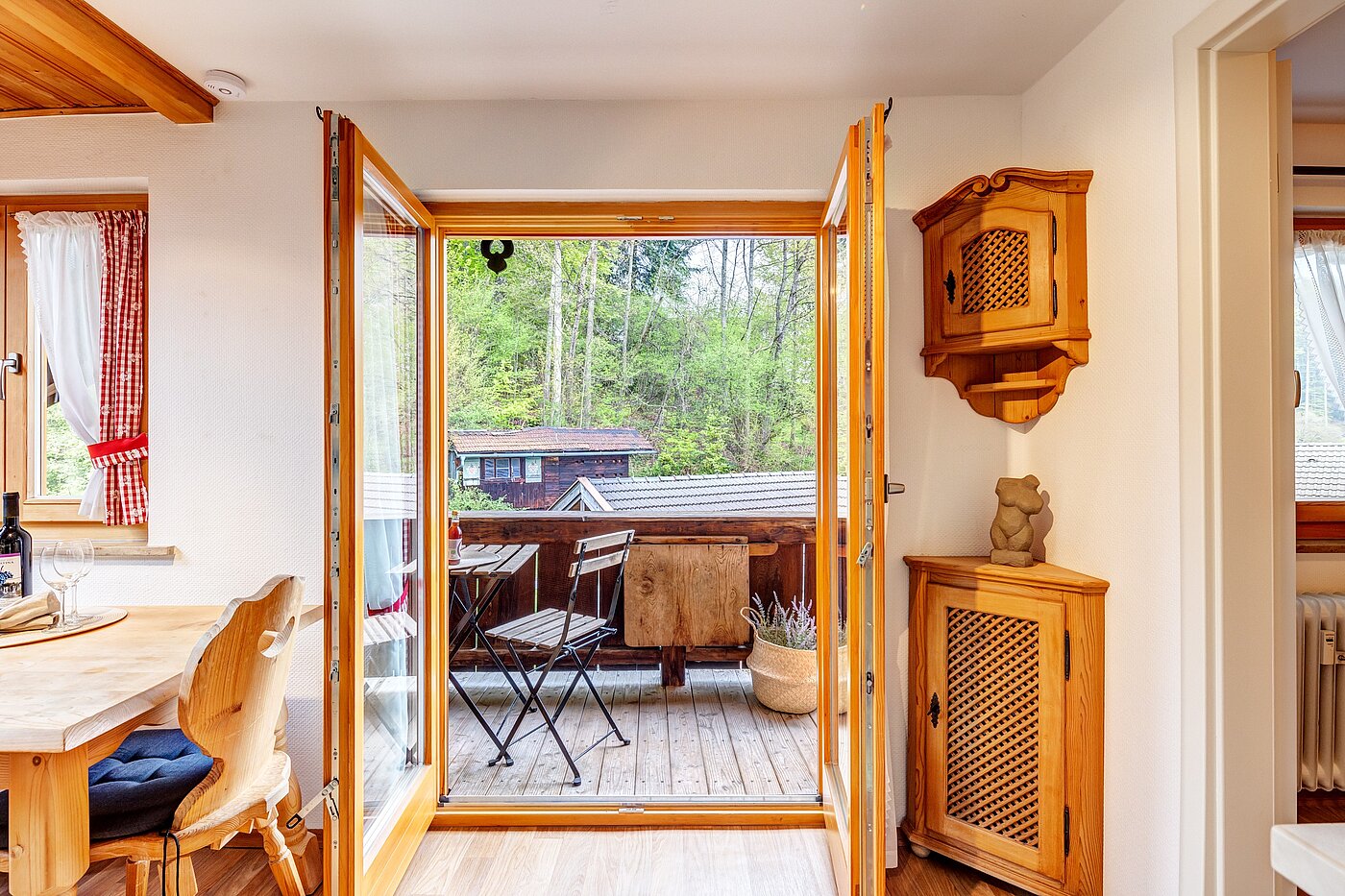 Dachgeschosswohnung mit 2 Zimmern | Bad Wiessee | 70017 | Zugang zum Balkon