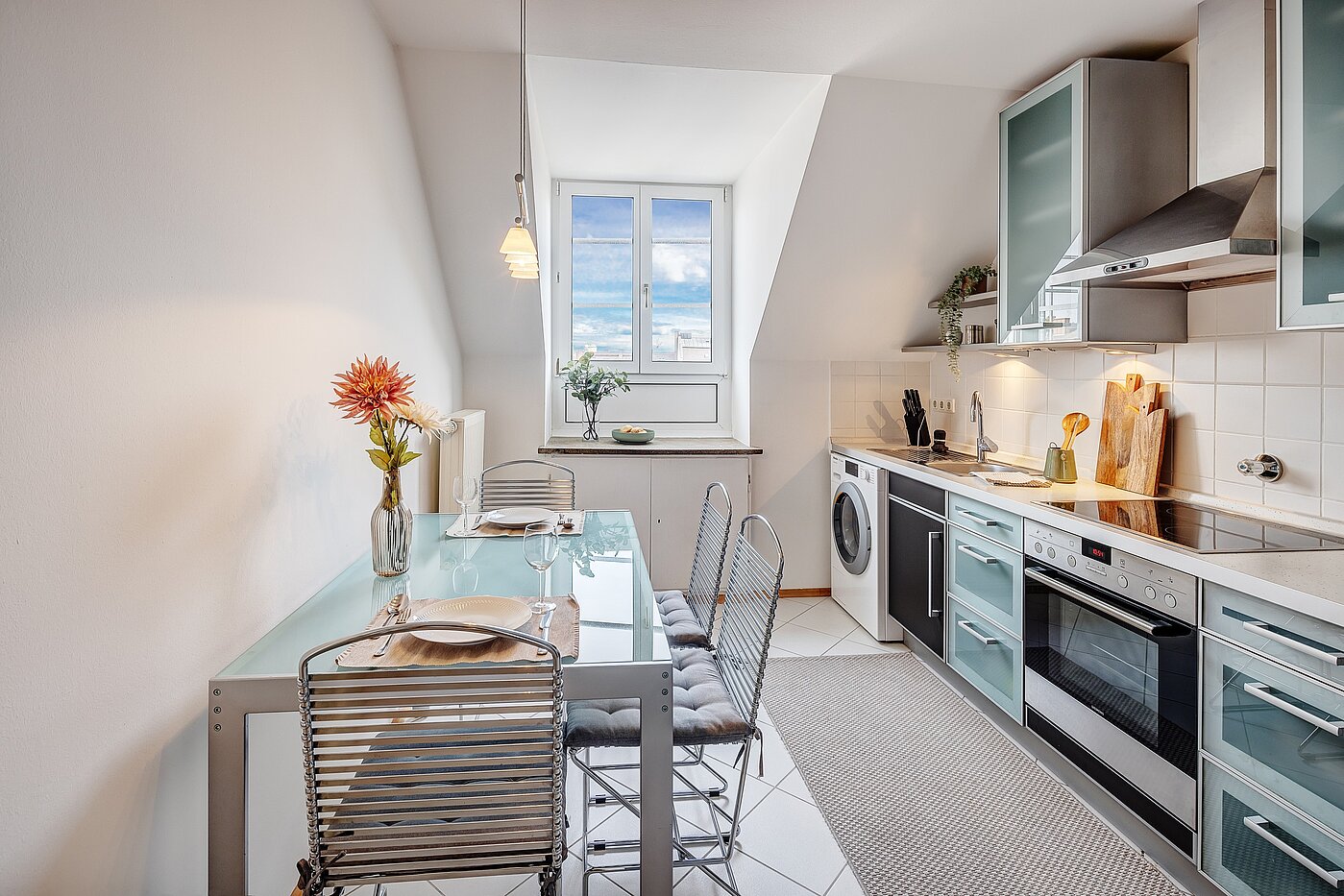 Dachgeschosswohnung mit 2 Zimmern | München-Au | 2209ML3 | Große Küche mit Fenster
