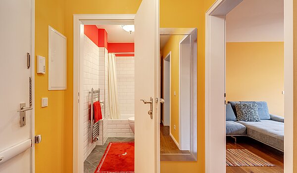 Etagenwohnung mit 2 Zimmern | München-Bogenhausen | 70287 | ...Bad und Wohnzimmer