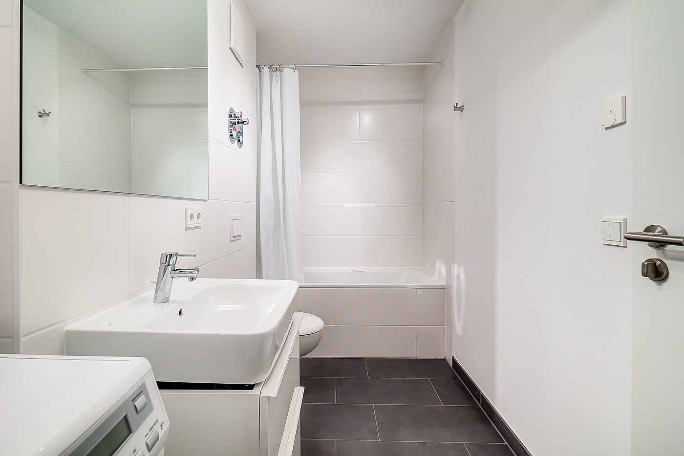 Etagenwohnung mit 3 Zimmern | München-Moosach | 70164 | ...und Badewanne