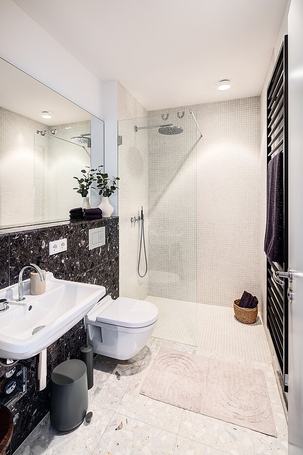 Etagenwohnung mit 2 Zimmern | München-Schwabing | 70195 | ...Duschbad,...