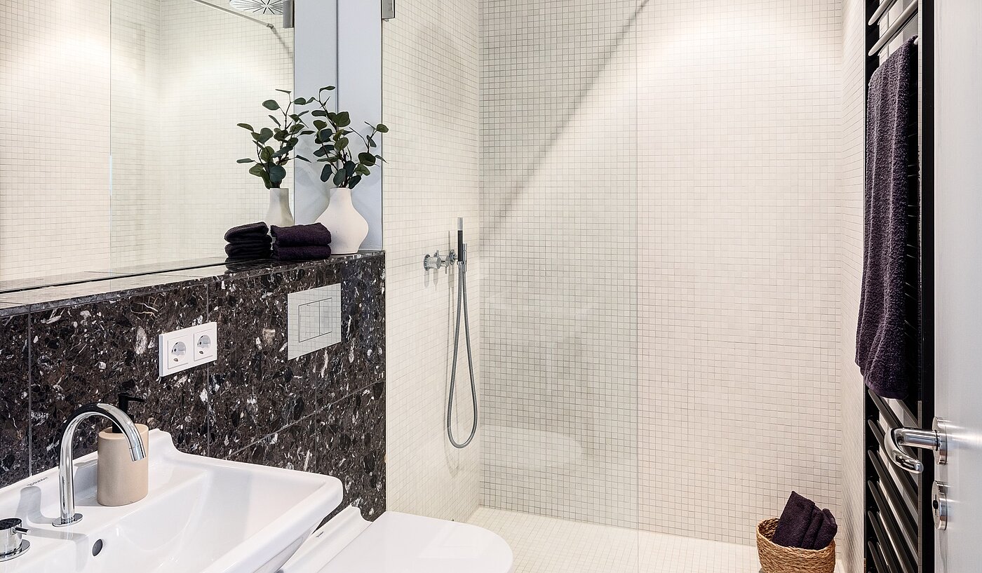 Etagenwohnung mit 2 Zimmern | München-Schwabing | 70195 | ...Duschbad,...