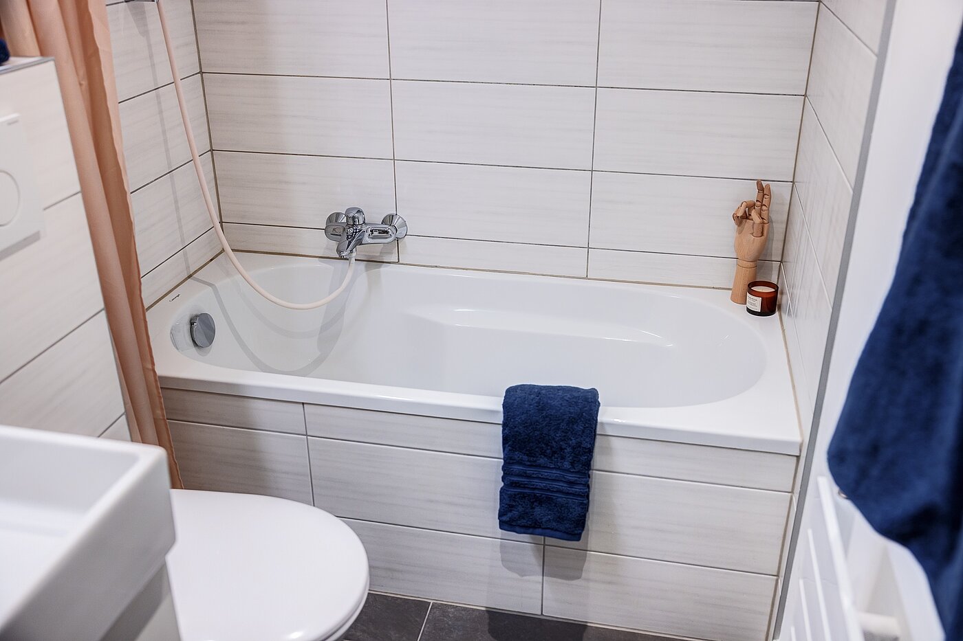 Etagenwohnung mit 2 Zimmern | München-Maxvorstadt | 70390 | ...Badewanne