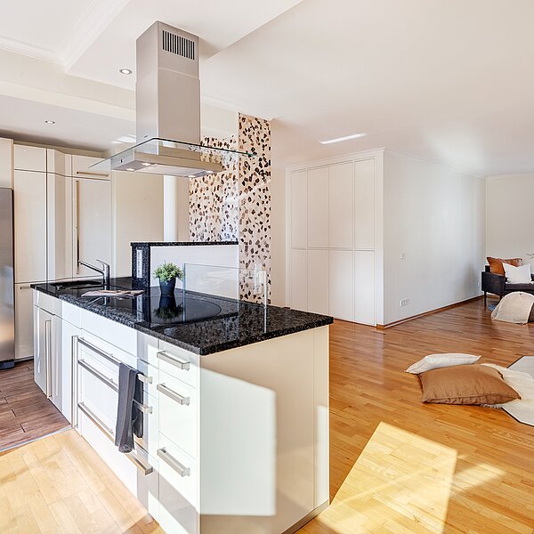 Maxvorstadt: Großzügige 3-Zimmer Wohnung mit schönem Balkon