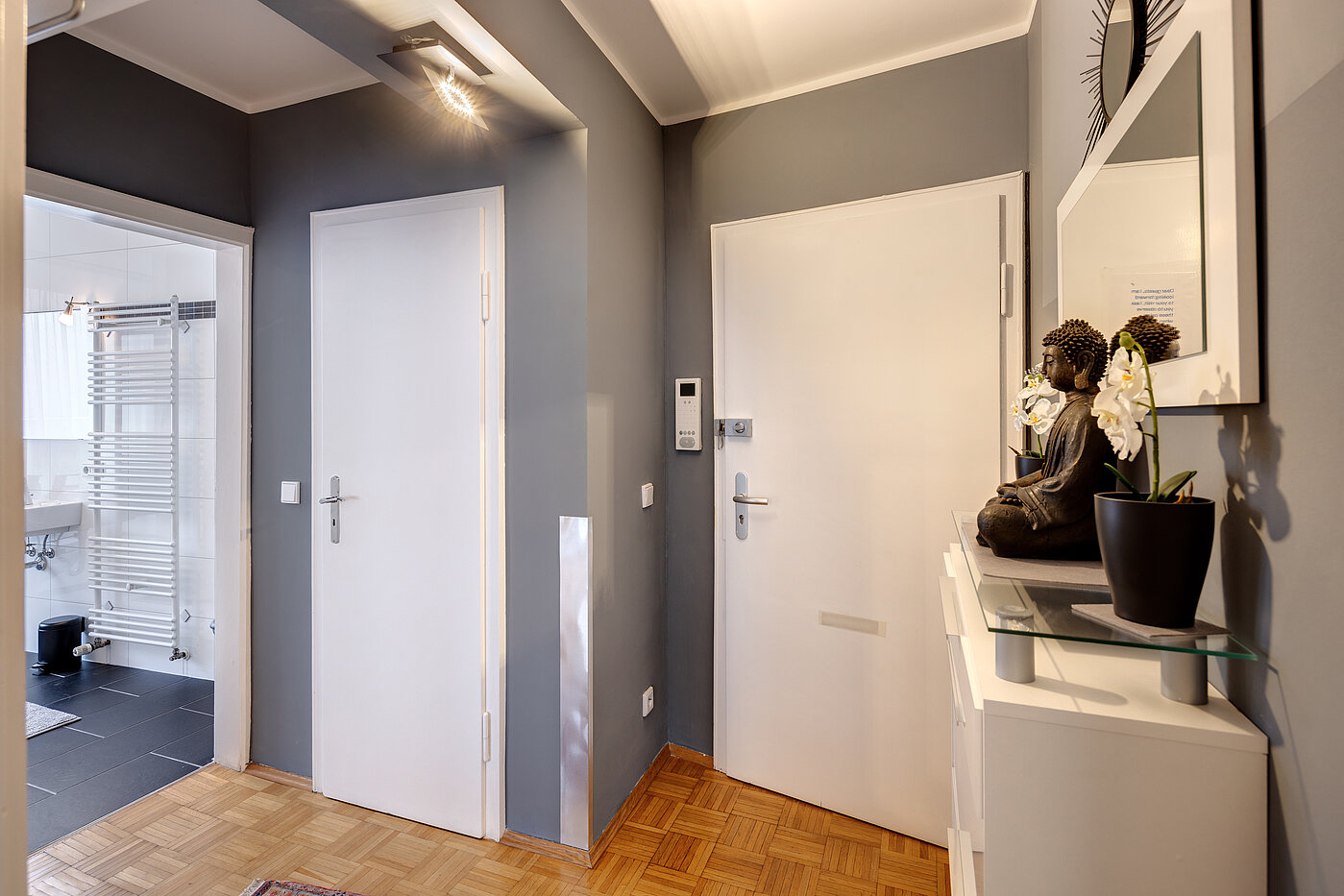 Erdgeschosswohnung mit 2 Zimmern | 70219 | Eingangsbereich mit Abstellkammer