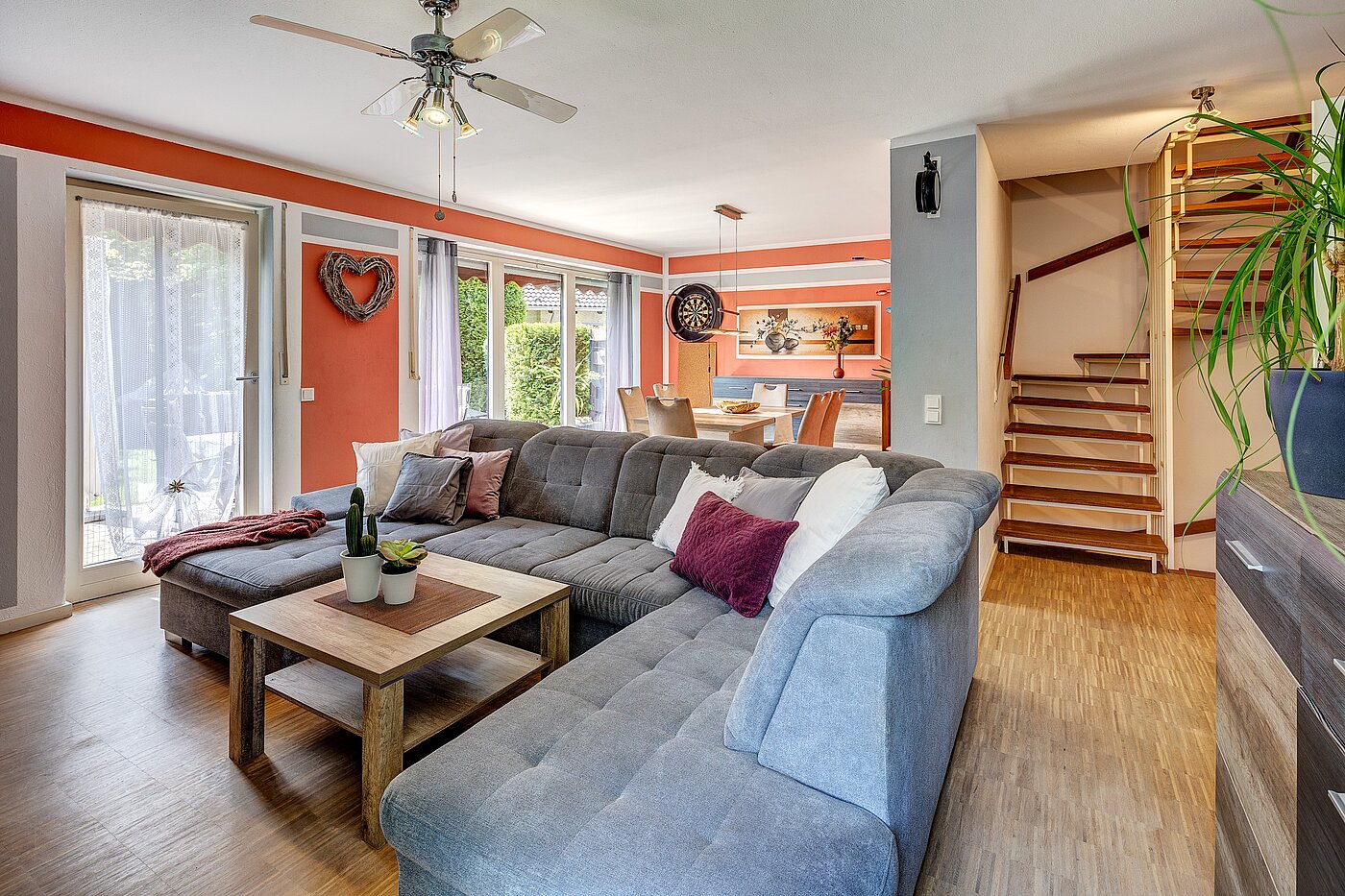 Reiheneckhaus mit 6 Zimmern | Germering | 70033 | Treppe gut integriert