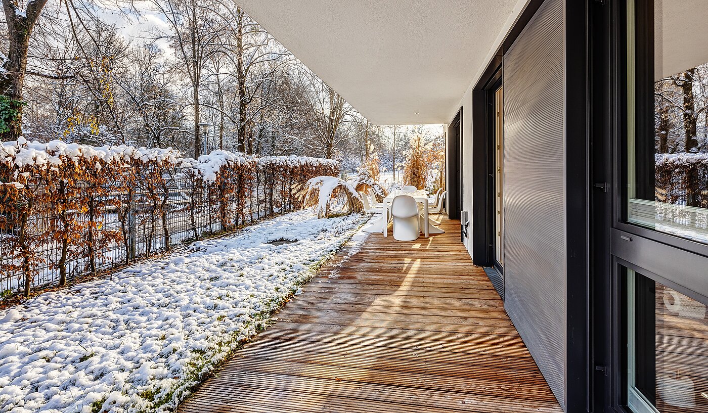 Erdgeschosswohnung mit 3 Zimmern | 70309 | Umlaufende Terrasse im Winter...