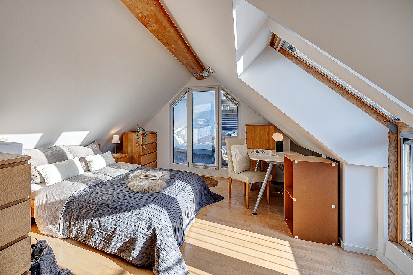 Maisonettewohnung mit 2.5 Zimmern | München-Ludwigsvorstadt | 2111ML5 | ...zum Schlafzimmer und...