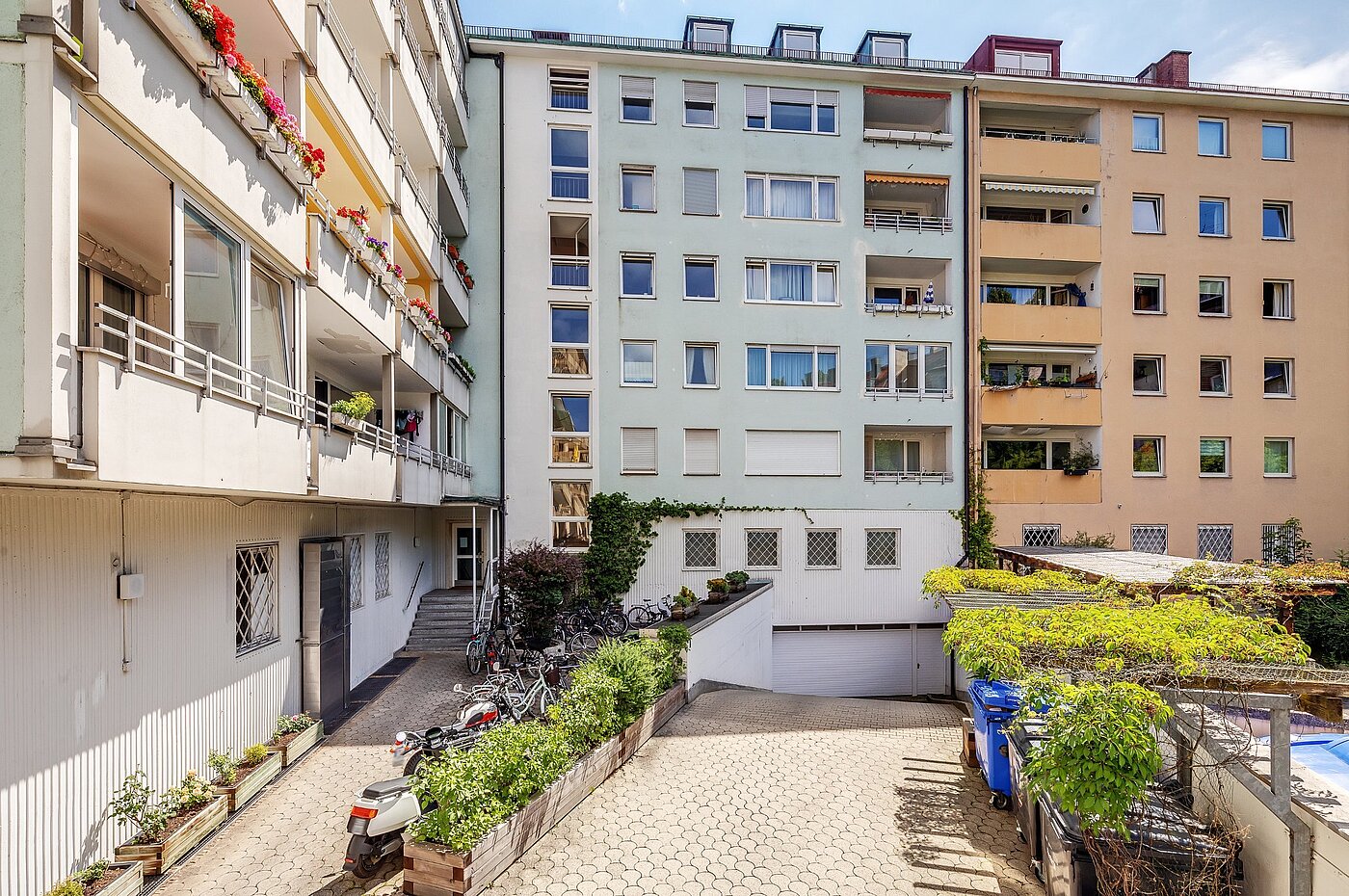 Etagenwohnung mit 3 Zimmern | München-Schwabing | 2006ML4 | Hofansicht