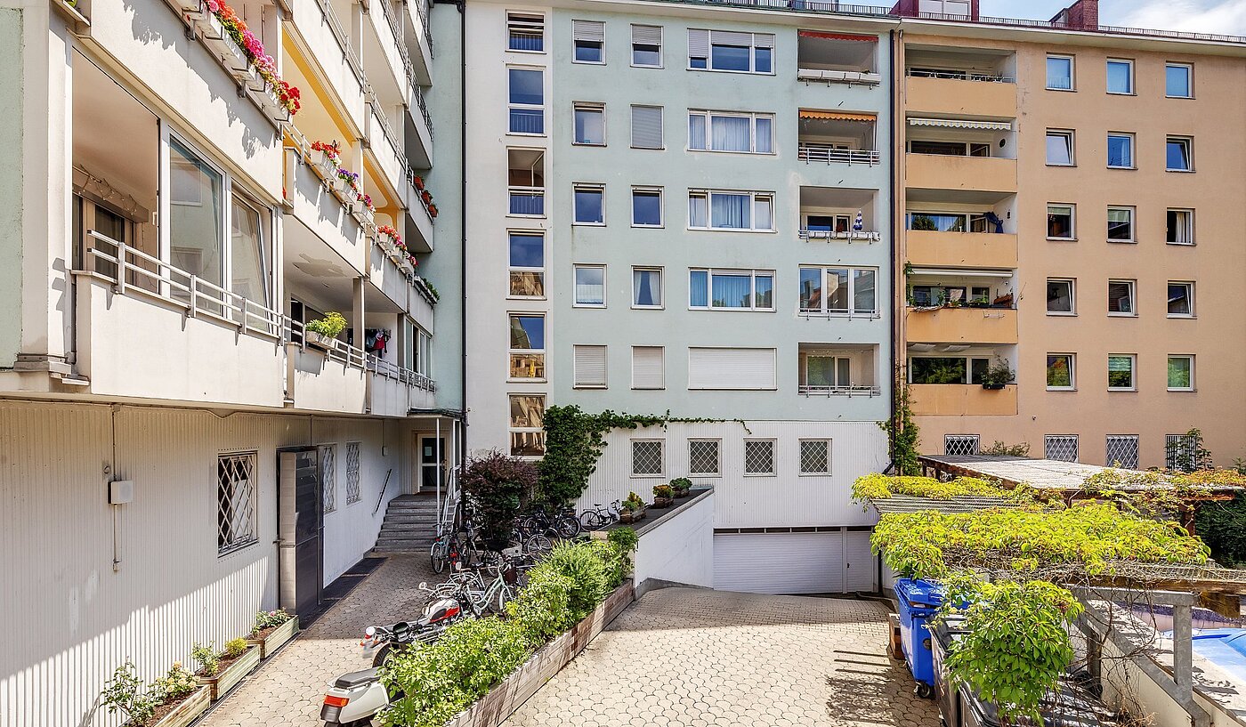 Etagenwohnung mit 3 Zimmern | München-Schwabing | 2006ML4 | Hofansicht