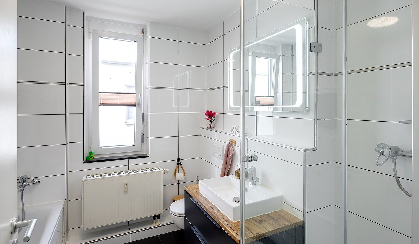 Doppelhaushälfte mit 5 Zimmern | Unterföhring | 70119 | Bad mit Fenster