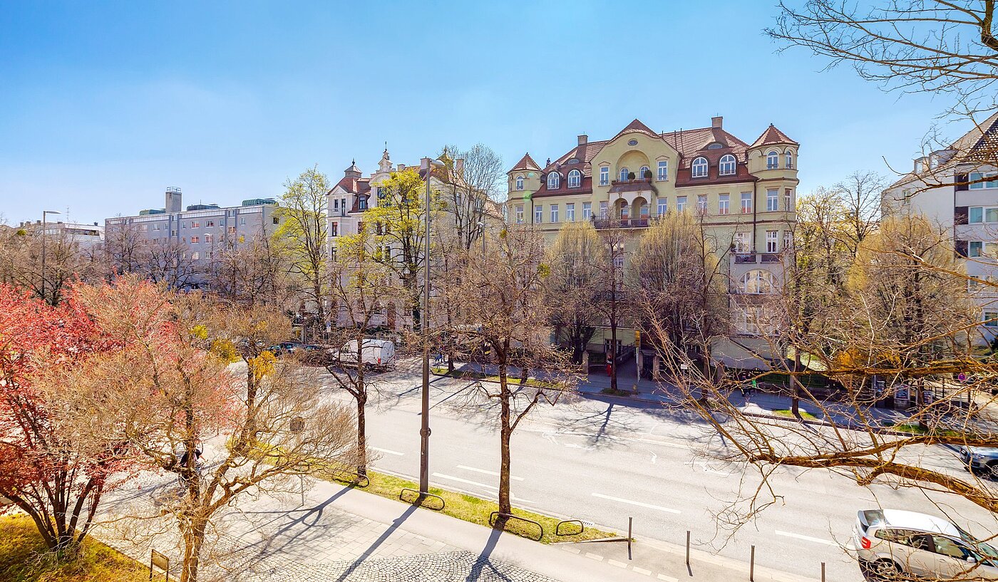 Etagenwohnung mit 2 Zimmern | München-Neuhausen | 2003ML5 | Blick auf die Nymphenburger