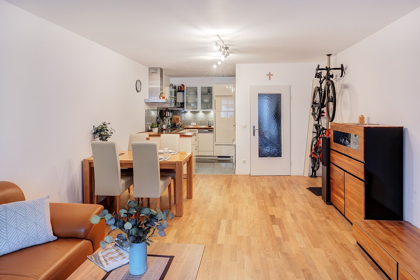 Etagenwohnung mit 2 Zimmern | 70206 | ...Essen